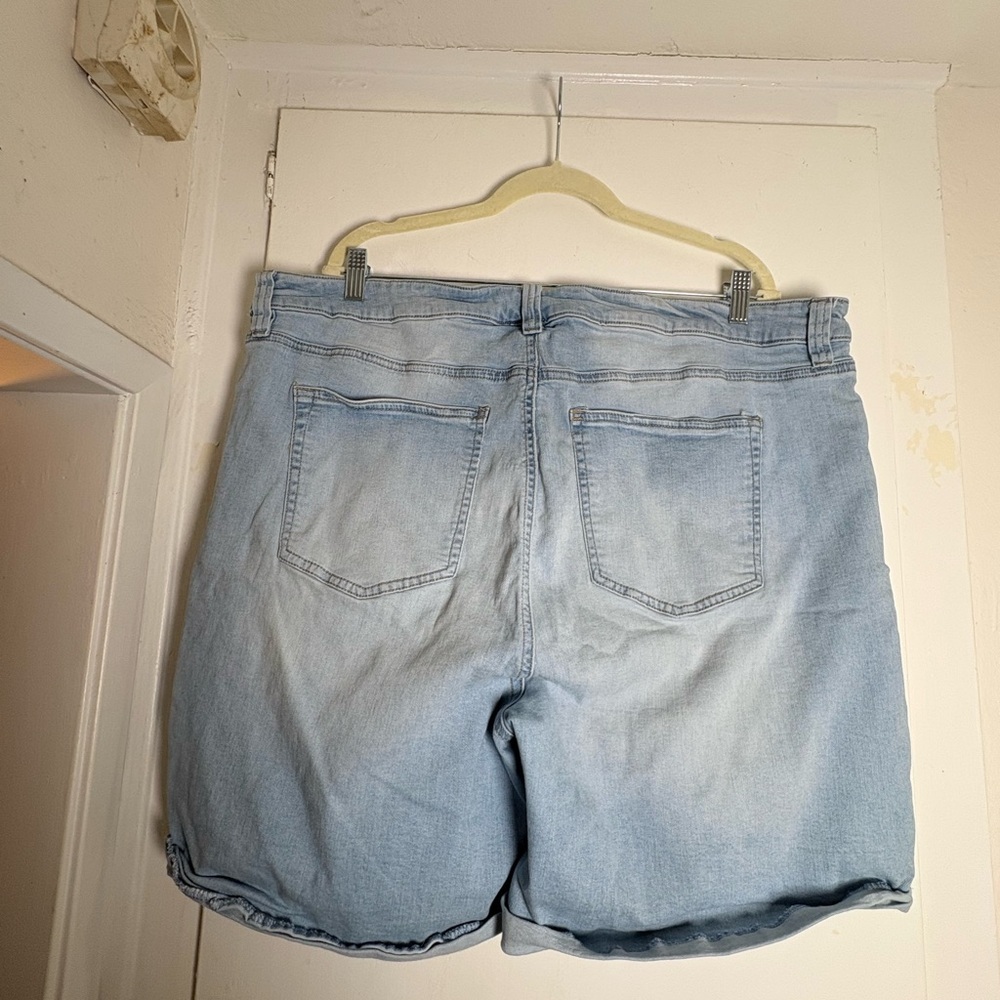 Celebrity Pink Light Blue Jean Shorts - Picture 4 of 10